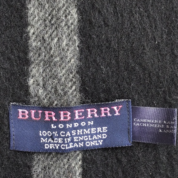 [SOLD] Burberry Classic Giant Check Cashmere Scarf - Picture 4 of 8